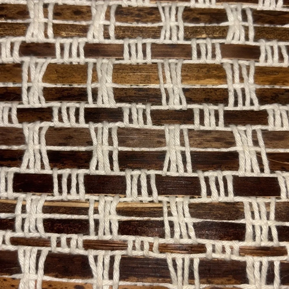 Handcrafted Woven Clutch in Cream and Brown Wood like Weave Design
Delicate ❤️ - Picture 4 of 12